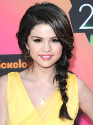 pictures of selena gomez with short hair. Selena+gomez+short+hair+